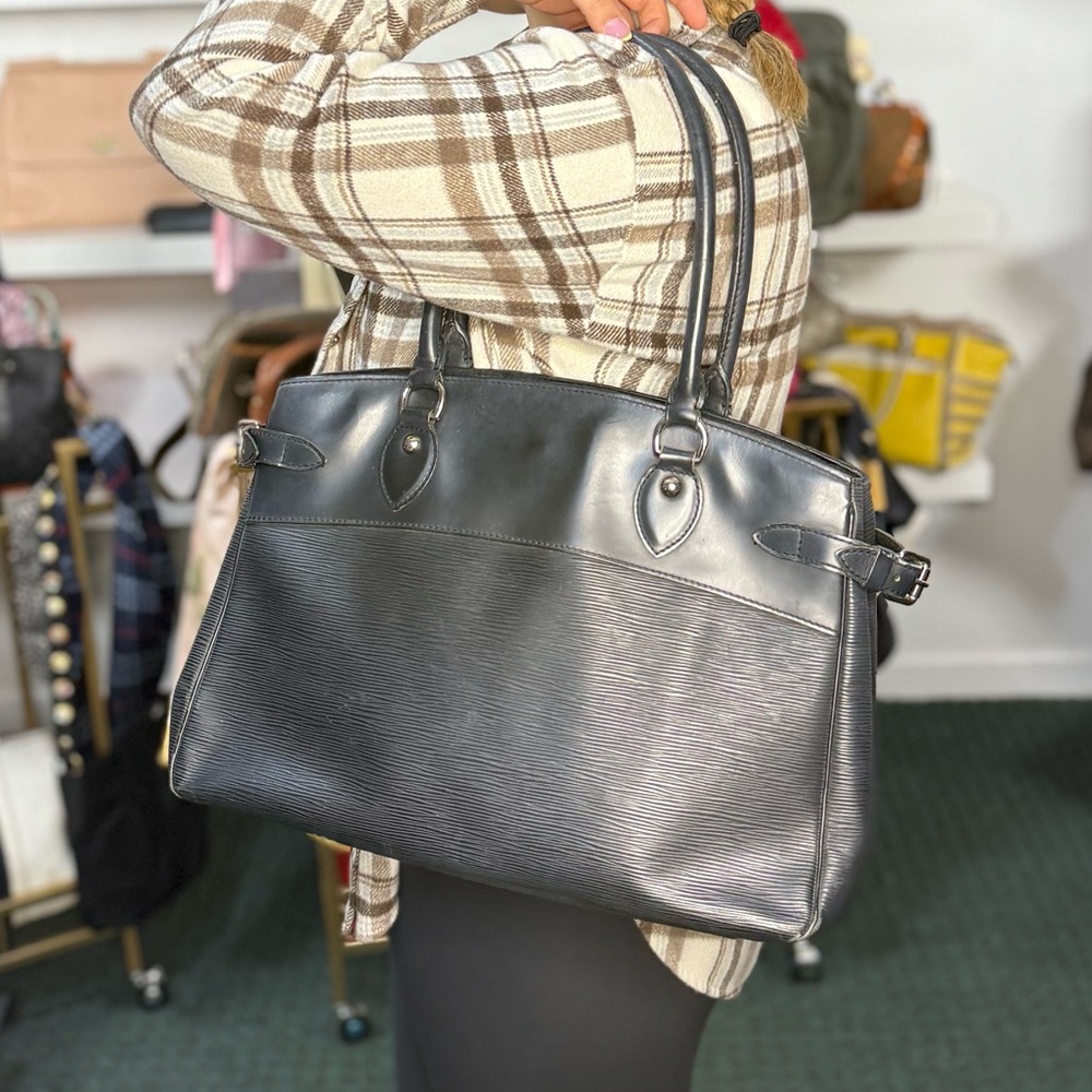 LV Black EPI Tote